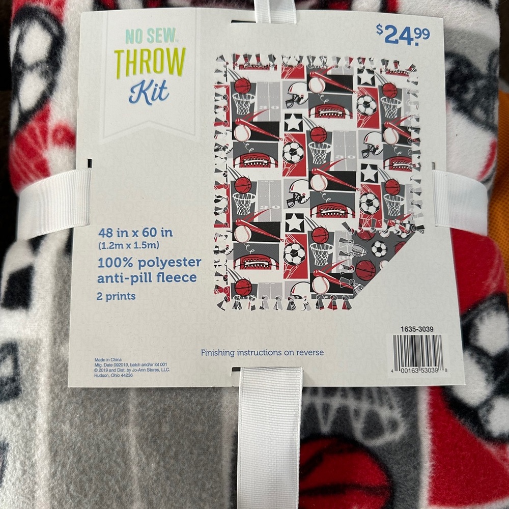 No sew throw kit ** Vintage Sports theme **